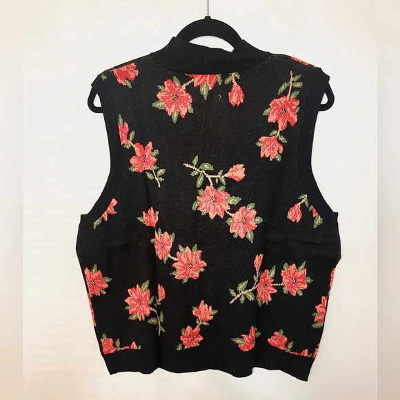 DRAPER JAMES RSVP™ Sleeveless Sweater Vest - Picture 5 of 5